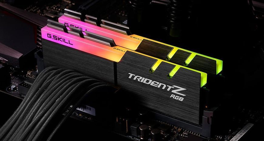 Набор двух модулей памяти 16GB DDR4-4000 K2 F4-4000C18D-16GTZRB G.SKILL EL1463966 фото